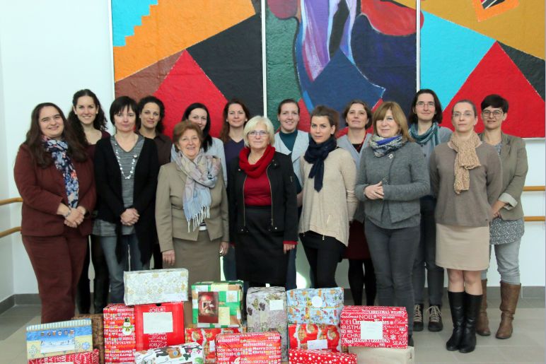 Békés karácsonyt és boldog új évet kíván a MOKK csapata!